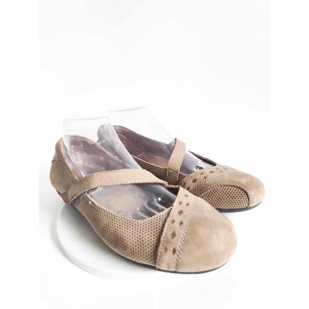 Taos Mary Jane Flats 9 Scamp Comfort Walking ShoesLeather Tan Perforated Neutral